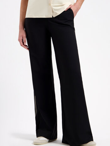 LADY DAY Eleyn black