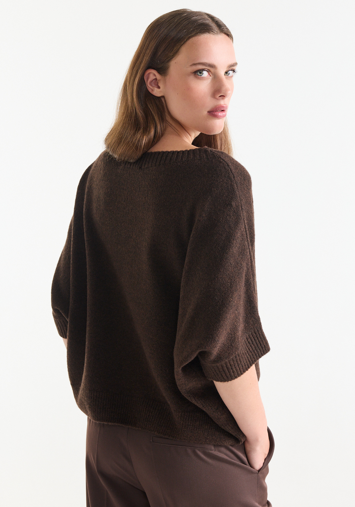 Jansen Amsterdam Dacota trui round short batwing sleeve dark brown