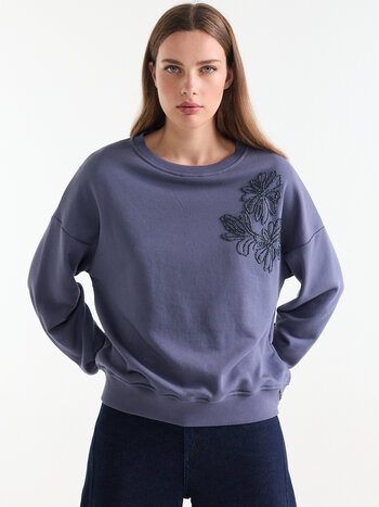 Jansen Amsterdam Candy trui beaded details at left shoulder shadow blue