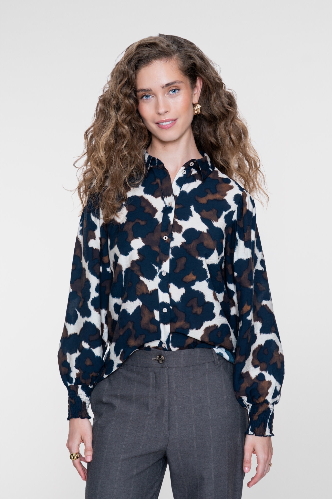 Geisha Blouse met cow print zand/blauw