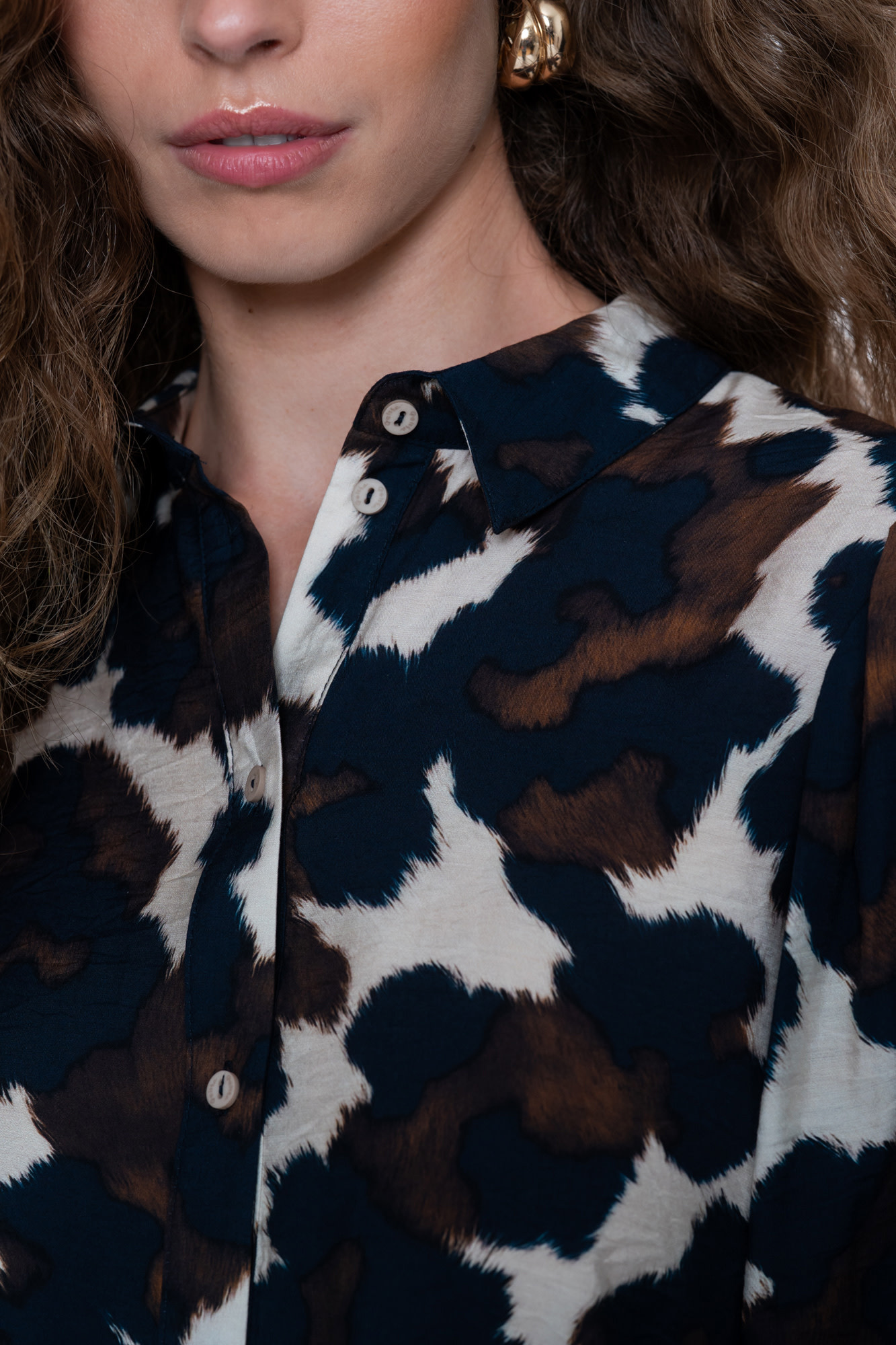 Geisha Blouse met cow print zand/blauw