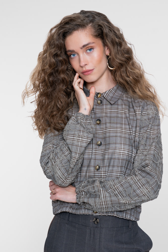 Geisha Blouse met ruit en borduursel camel/grijs
