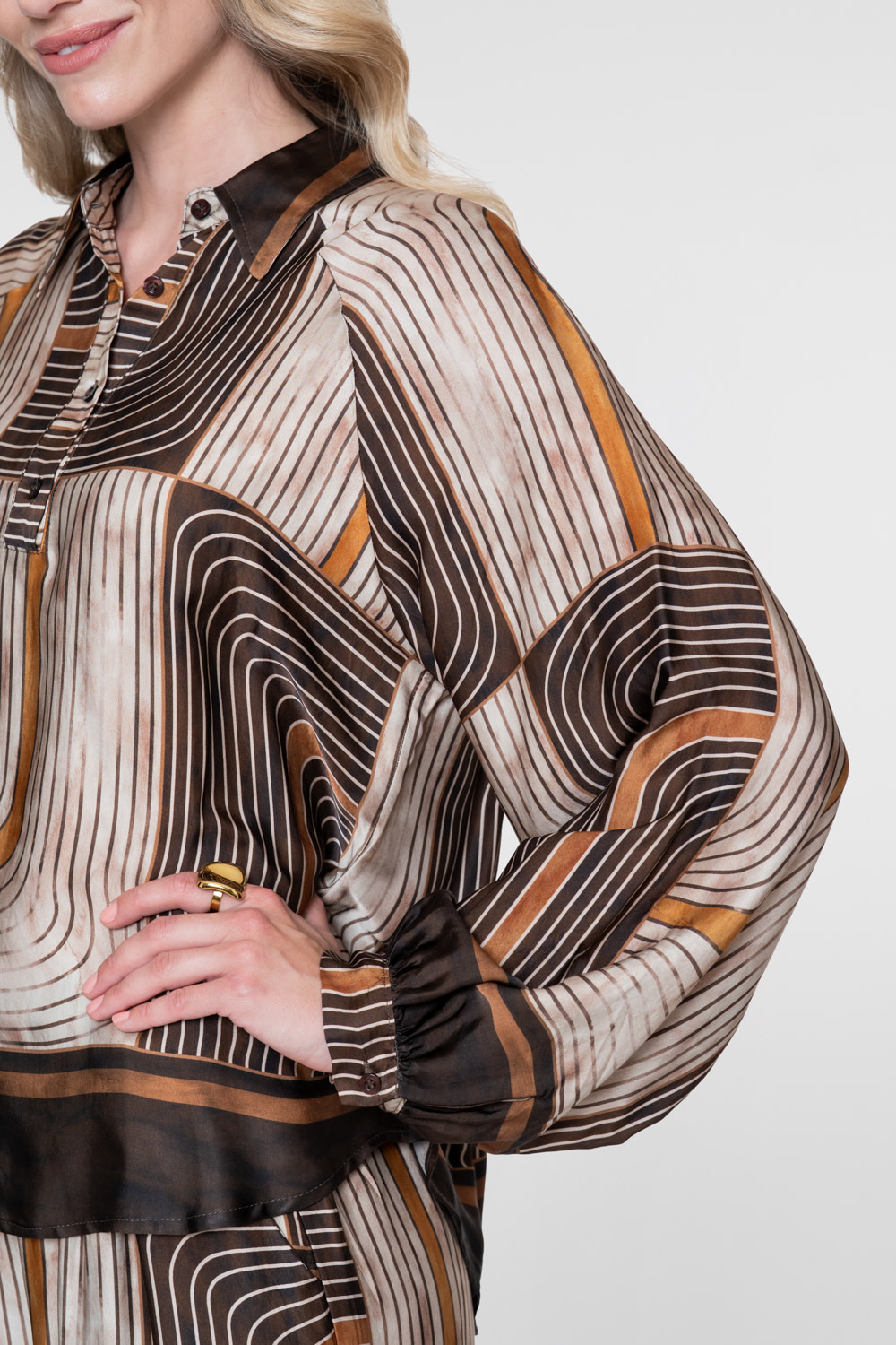 Geisha Blouse met grafische print bruin/zand
