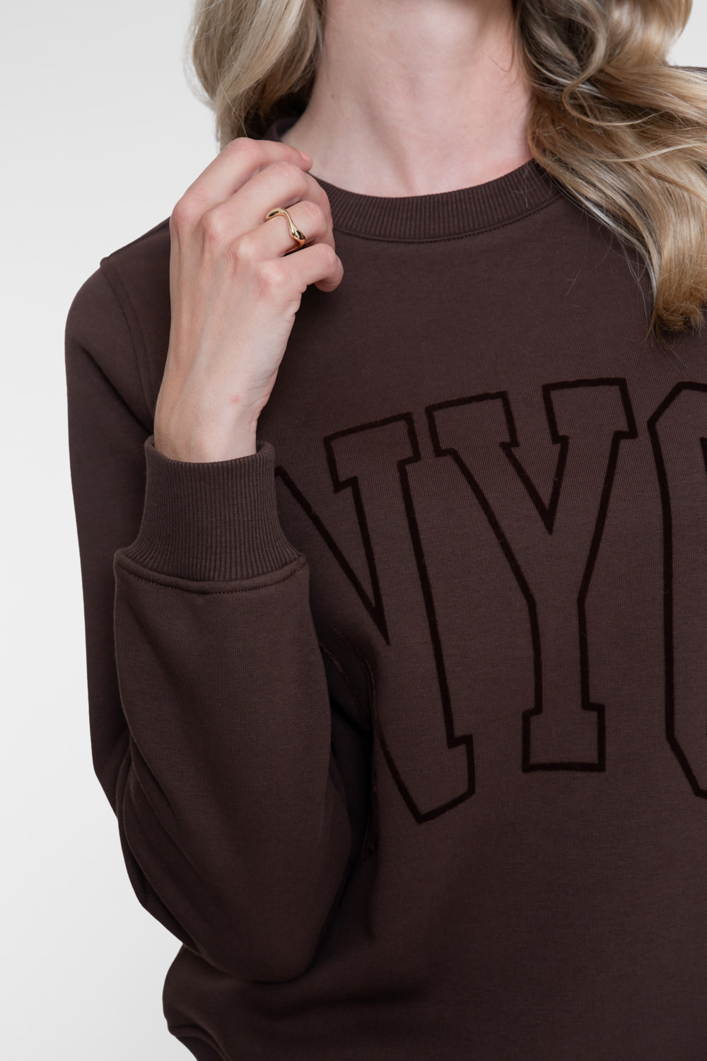Geisha Sweater met NYC print donkerbruin