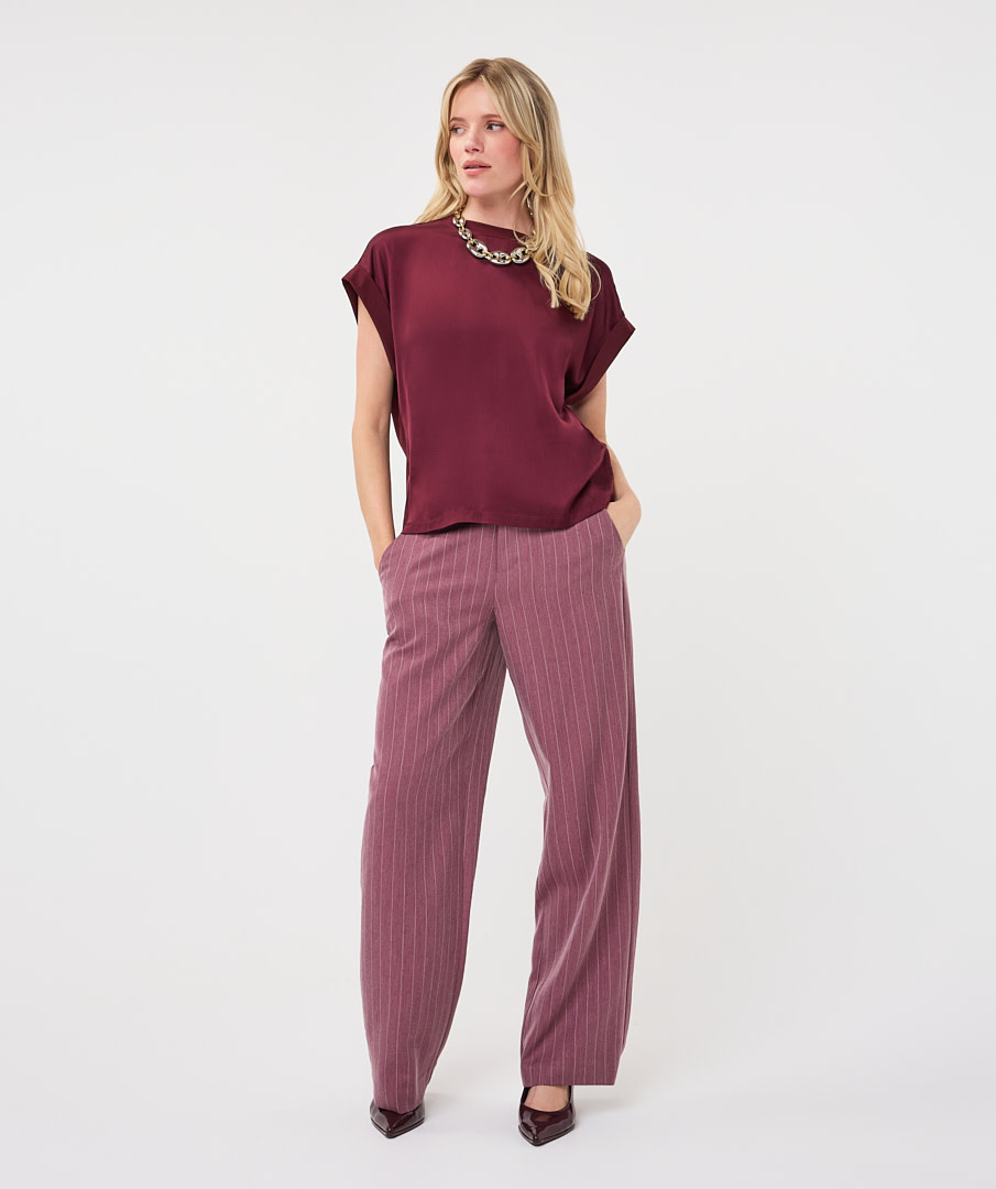 Esqualo T-shirt met omslagmouw en satijn merlot