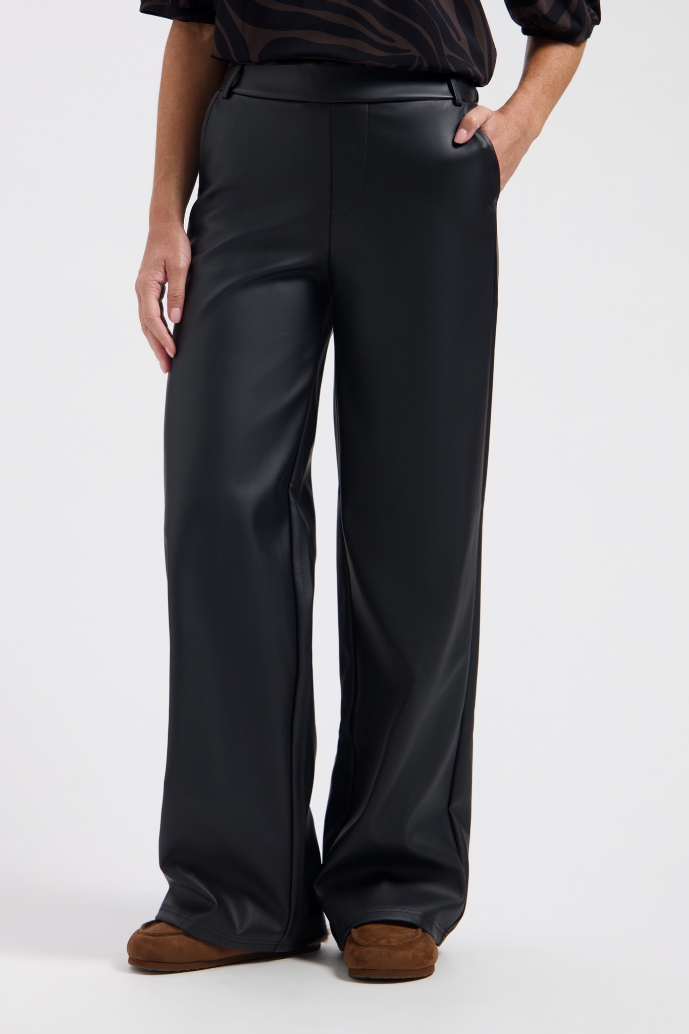 LADY DAY Chelsea wide leg broek leatherlook zwart