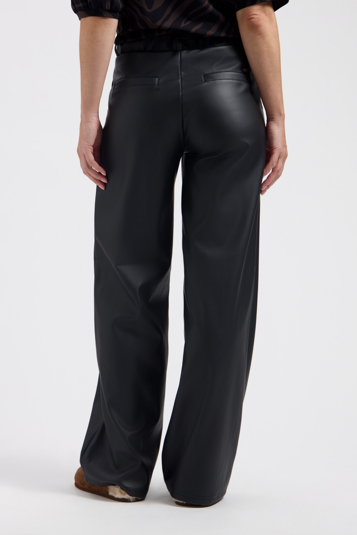 LADY DAY Chelsea wide leg broek leatherlook zwart