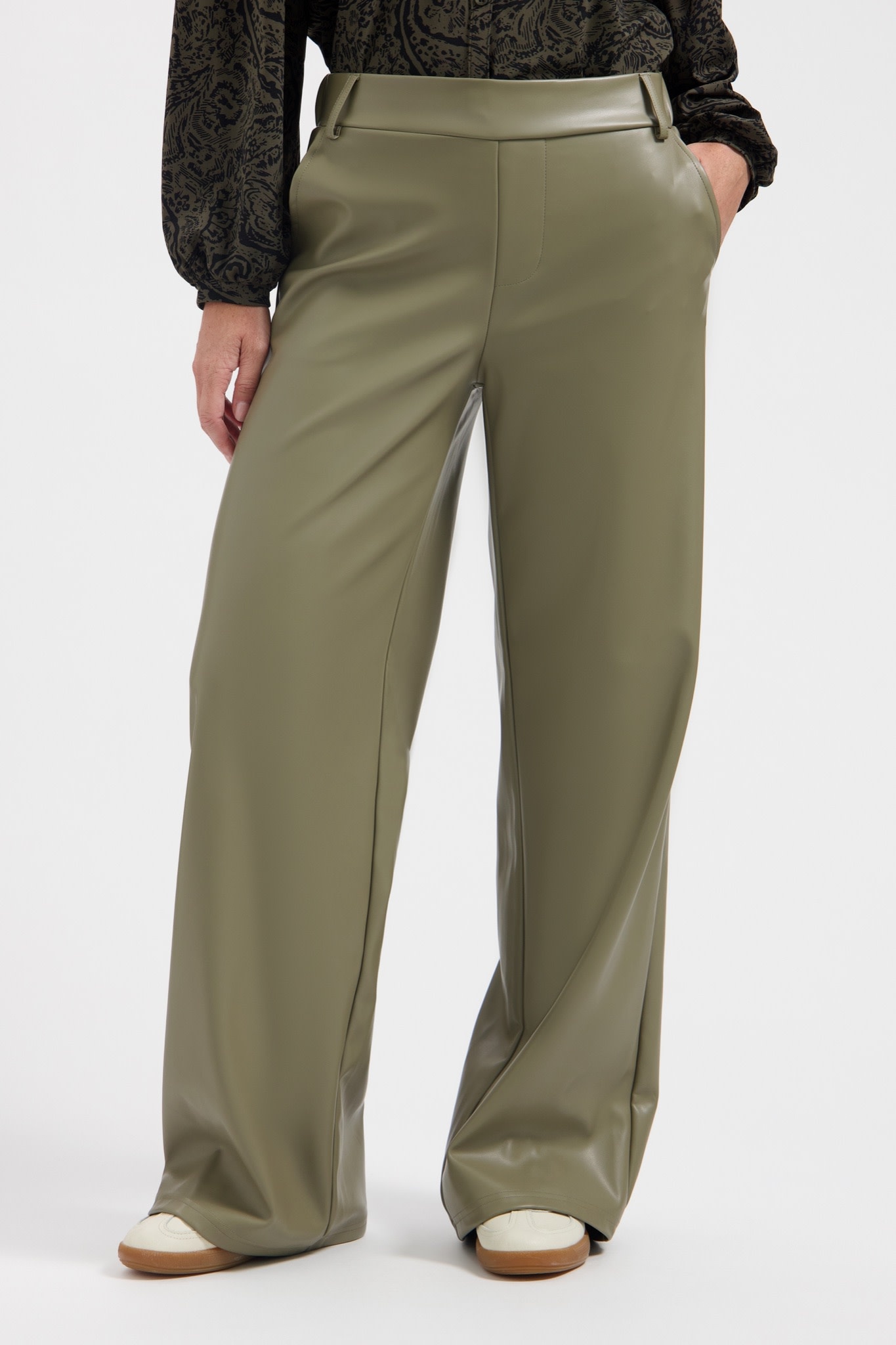 LADY DAY Chelsea wide leg broek leatherlook saliegroen