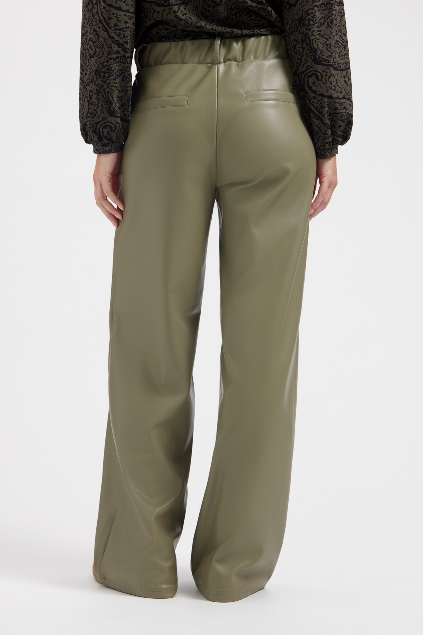 LADY DAY Chelsea wide leg broek leatherlook saliegroen