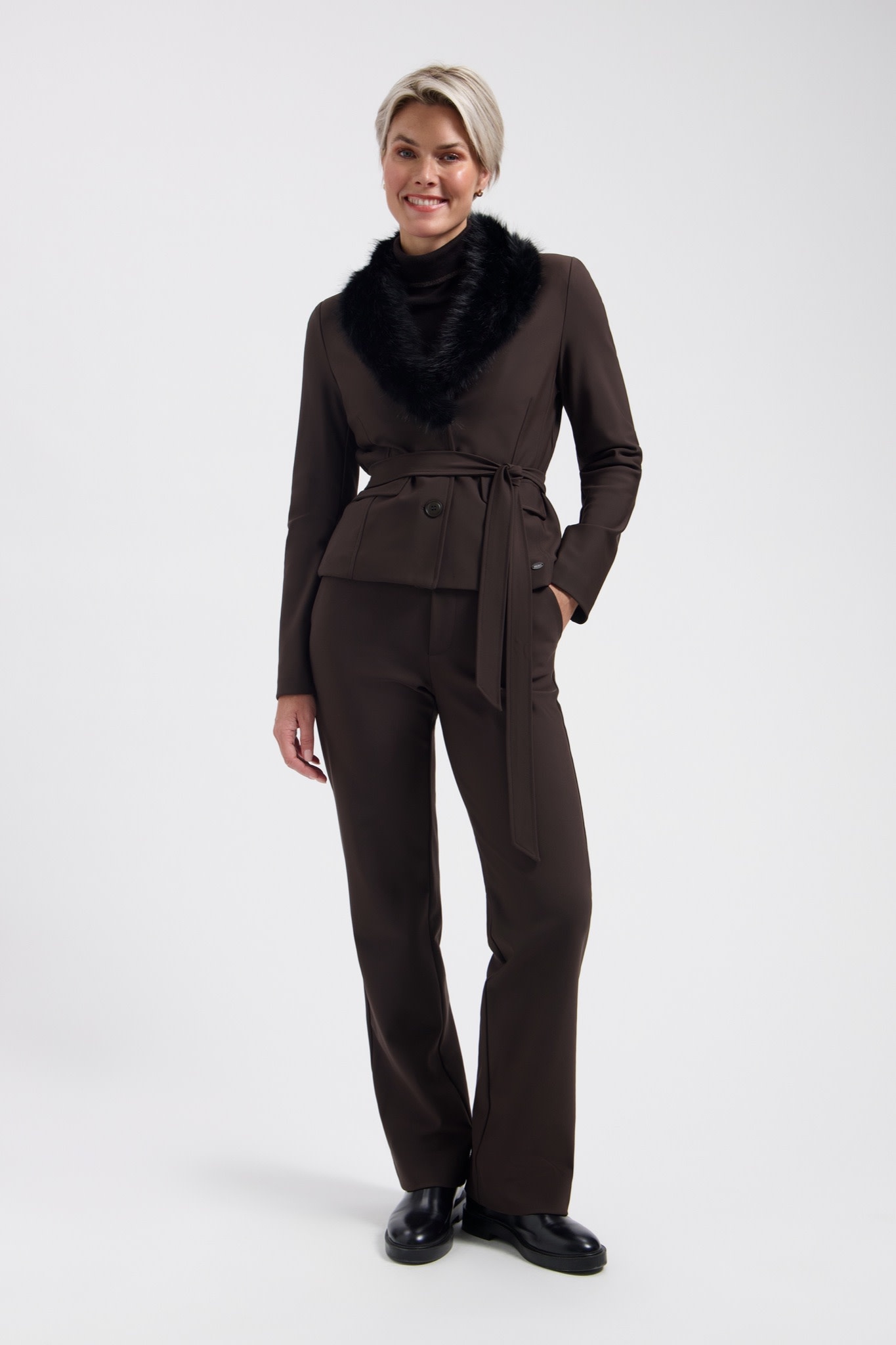 LADY DAY Milana rechte broek bonded donkerbruin