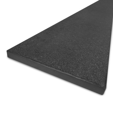 Vensterbank - nero assoluto graniet - gevlamd (anticato) - 2 cm dik - op maat - gebrande zwart (absolute black) graniet