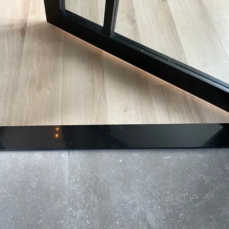 Dorpel binnendeur zwart - kwartscomposiet - gepolijst (glans) - 2 cm dik - op maat - glanzende zwarte quarts / quartz composiet stofdorpel / deurdorpel
