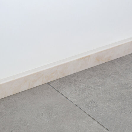 Plint marmerlook crème - kwartscomposiet - gezoet (mat) - 2 cm dik - op maat - matte taj mahal imitatie van quarts / quartz composiet
