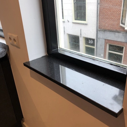 Sample zwart spikkel - kwartscomposiet - gepolijst (glans) - 2 cm dik - op maat - materiaal proefstuk / monster van glanzende zwarte (natuursteen look) quarts / quartz composiet