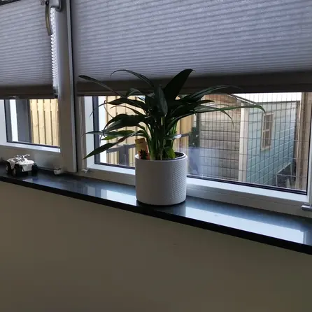 Sample hardsteen look - kwartscomposiet - gepolijst (glans) - 2 cm dik - op maat - materiaal proefstuk / monster van glanzende arduin imitatie van quarts / quartz composiet