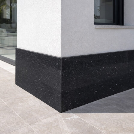 Gevelplint - hardsteen look donker - marmercomposiet - gepolijst (glans) - 2 cm dik - op maat - gevelbekleding van arduin imitatie marmer composiet