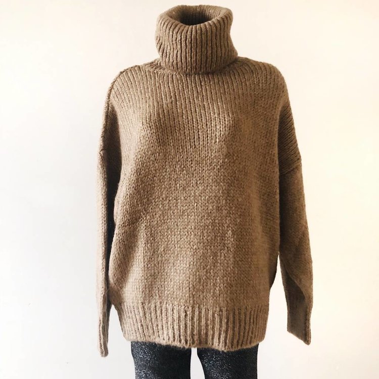 Julia Oversized Knit Sweater/ Brown
