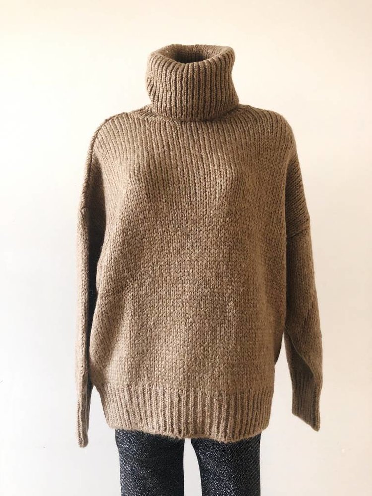 Julia Oversized Knit Sweater/ Brown