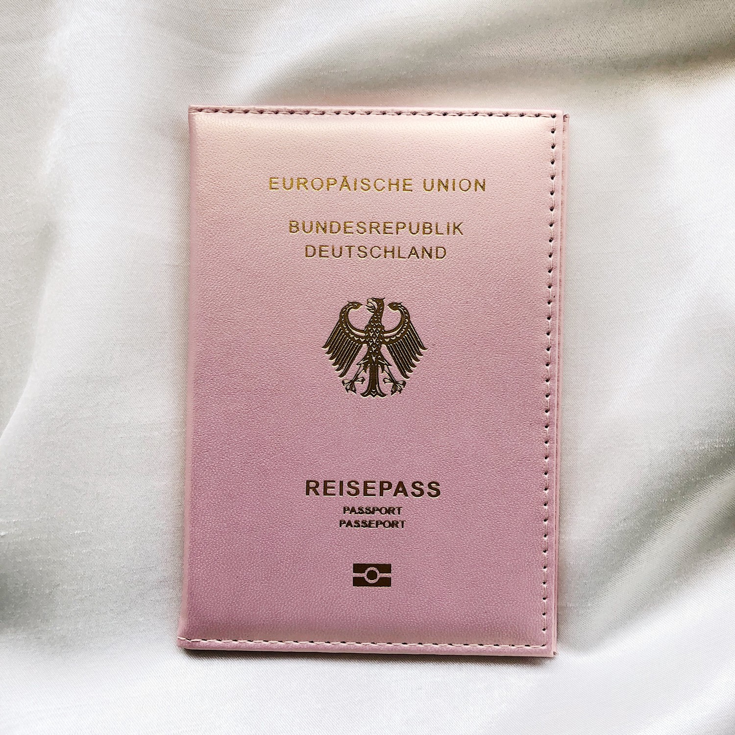 Glowy Pink Passport Cover / German Hello My Love