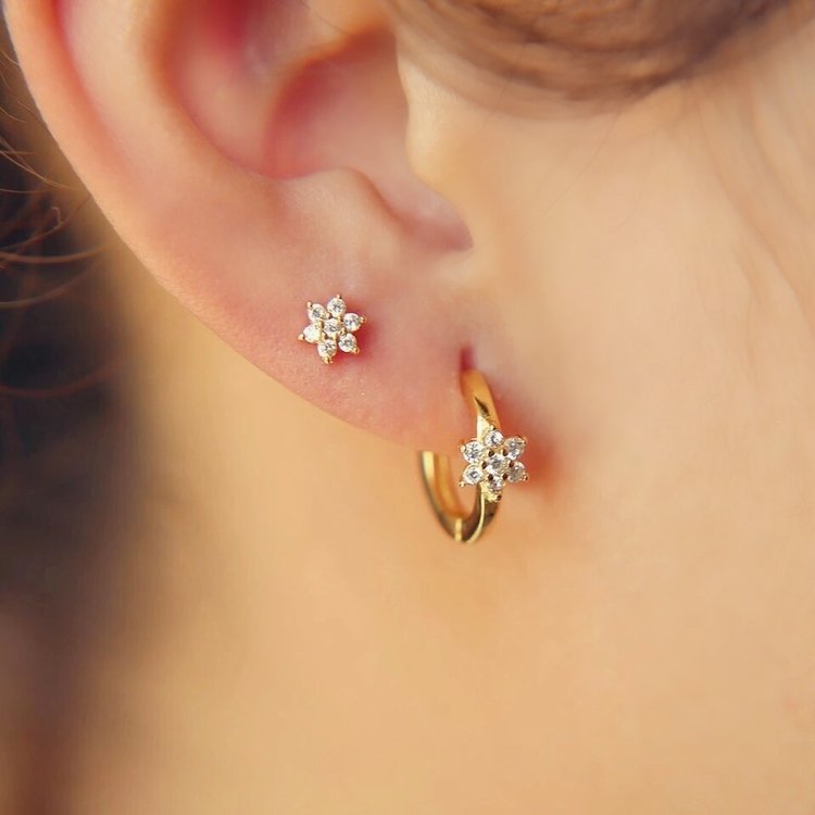 Silver Flower Rhinestone Studs