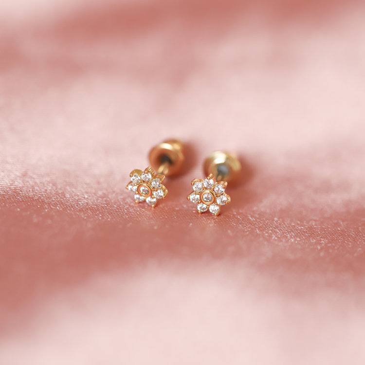 Gold Pretty Flower Studs