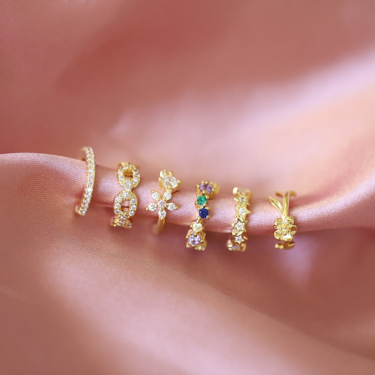 Gold Flower Rhinestone Earcuff