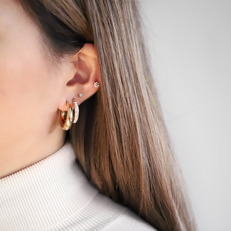 Gold Pretty Flower Studs