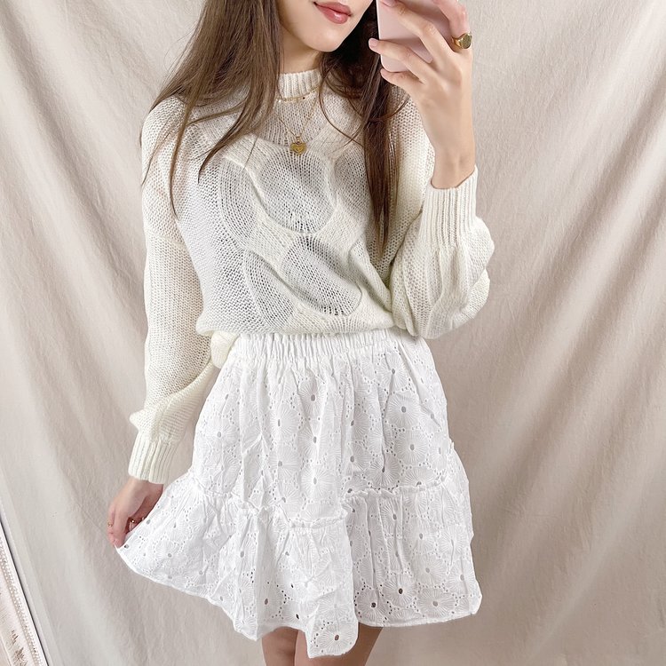 Miki Embroidered Skirt / White