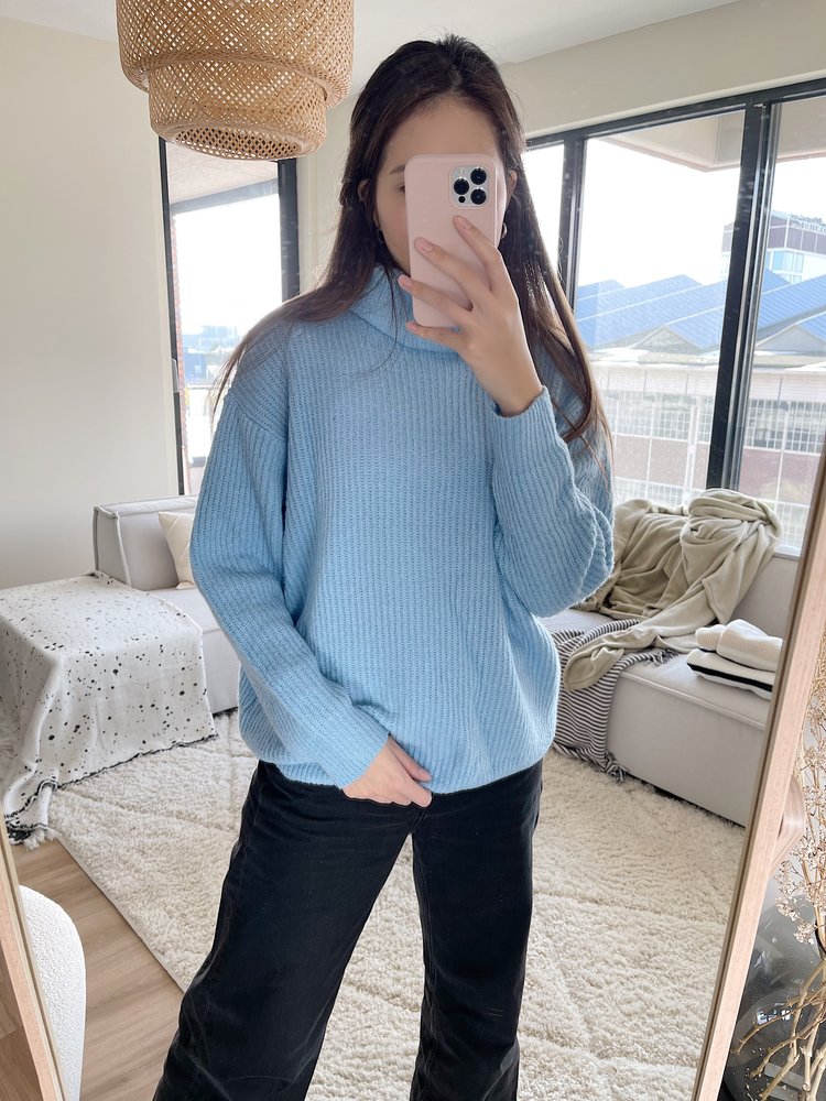 Reesa Oversized Knit Sweater / Blue