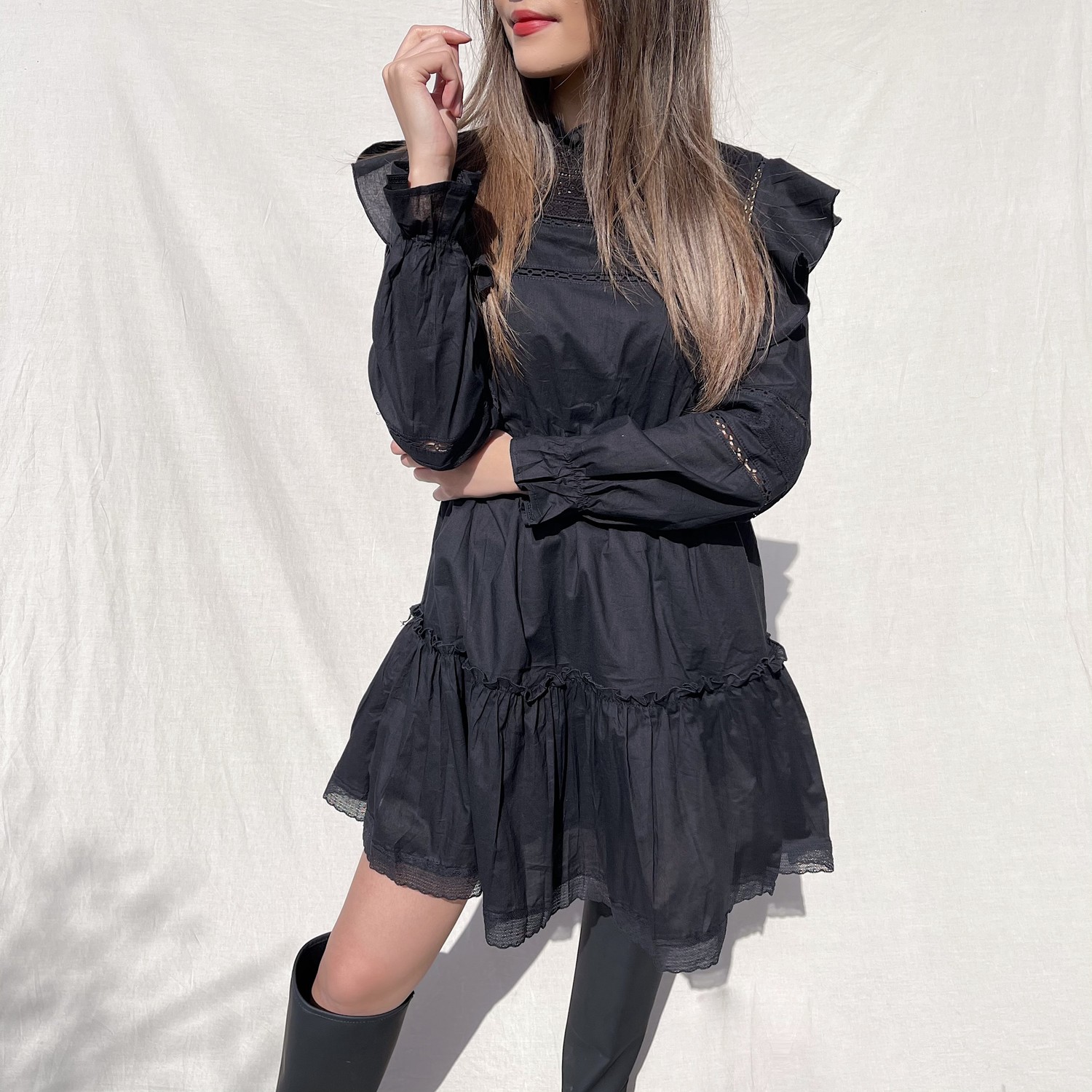 Ruffle jurk zwart sale