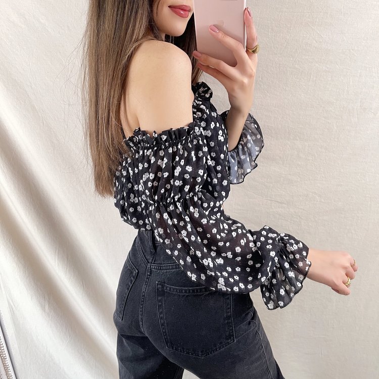 Azami Flower Off Shoulder Top / Black