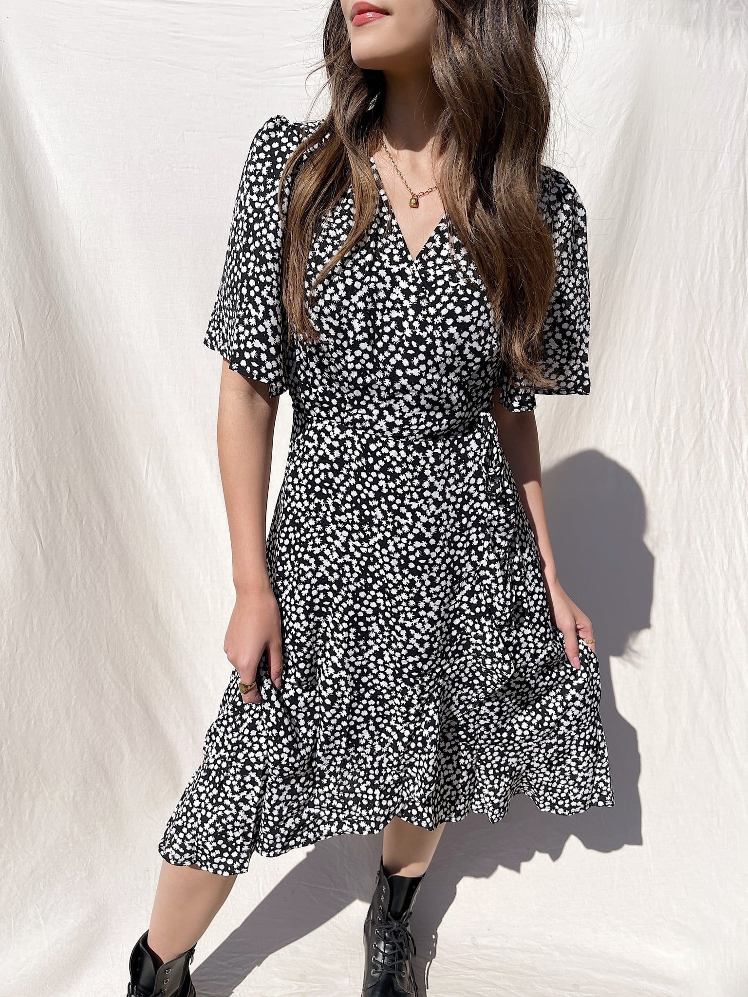 Perla Flower Wrap Midi Dress / Black 