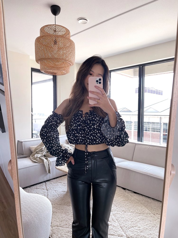 Azami Flower Off Shoulder Top / Black