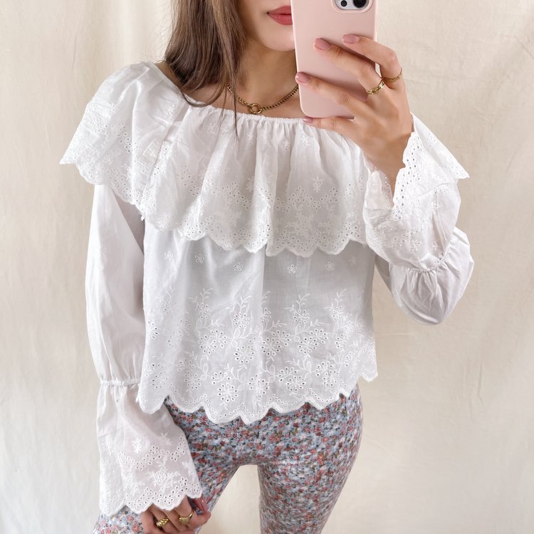 Alessia Embroidered Off Shoulder Top / White