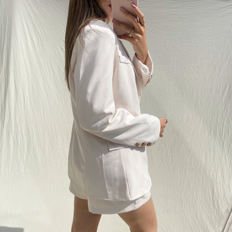 Farah Tailored Shorts / Ecru