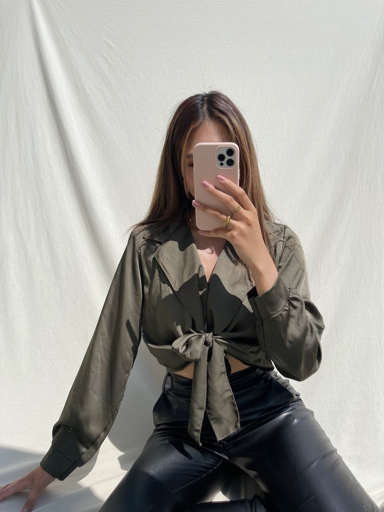 Yanis Satin Tie Top / Army Green