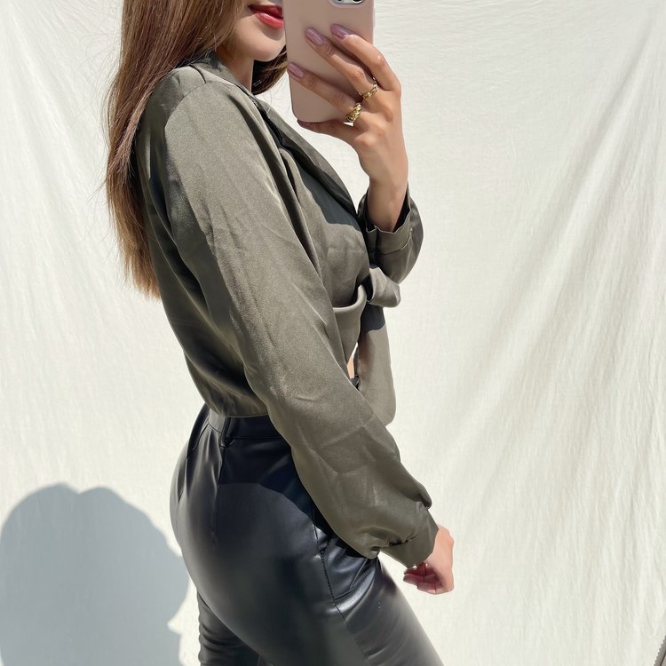 Yanis Satin Tie Top / Army Green