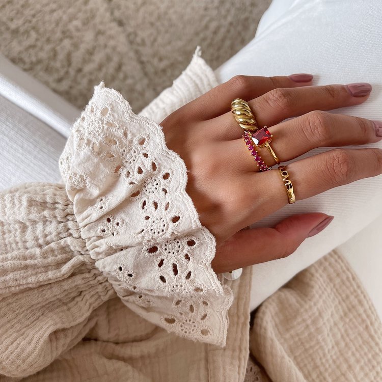 Gold Shiny Crystals Ring / Red