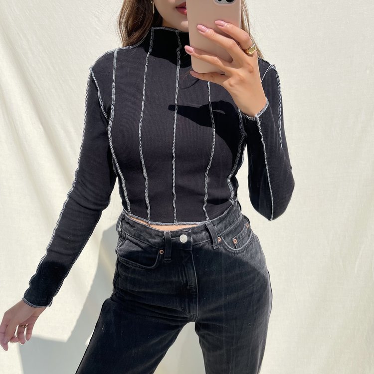 Gilly Stitch Crop Top / Black