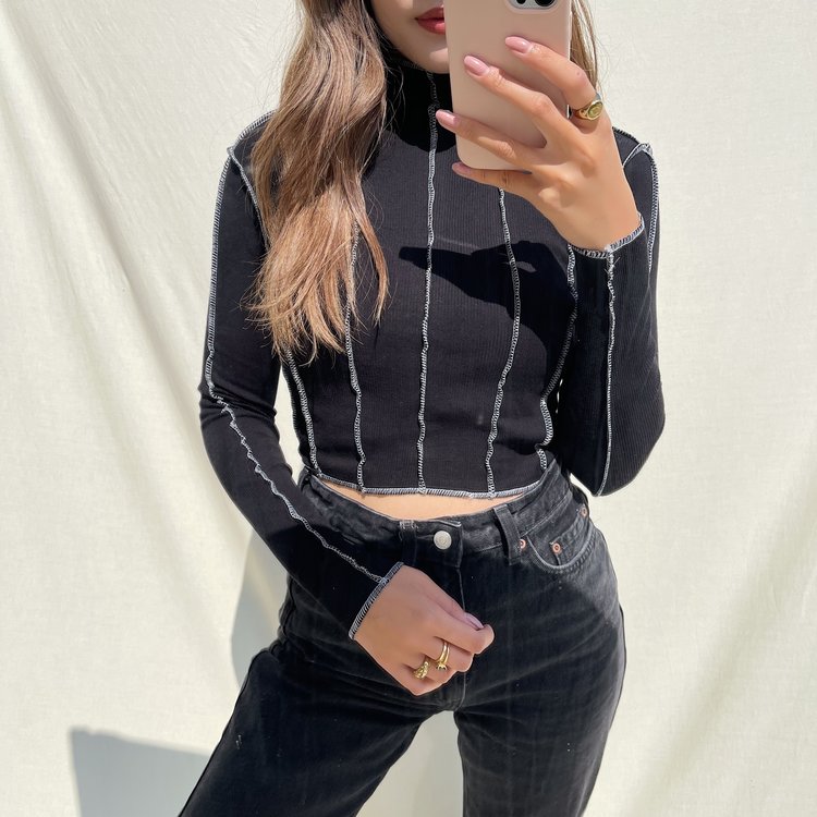 Gilly Stitch Crop Top / Black