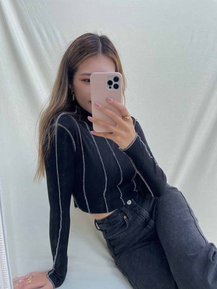 Gilly Stitch Crop Top / Black