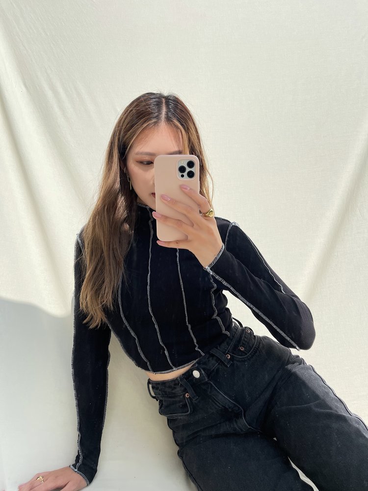 Gilly Stitch Crop Top / Black