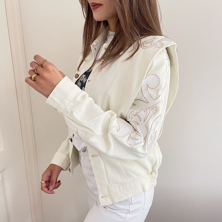 Zola Embroidered Denim Jacket / Off white