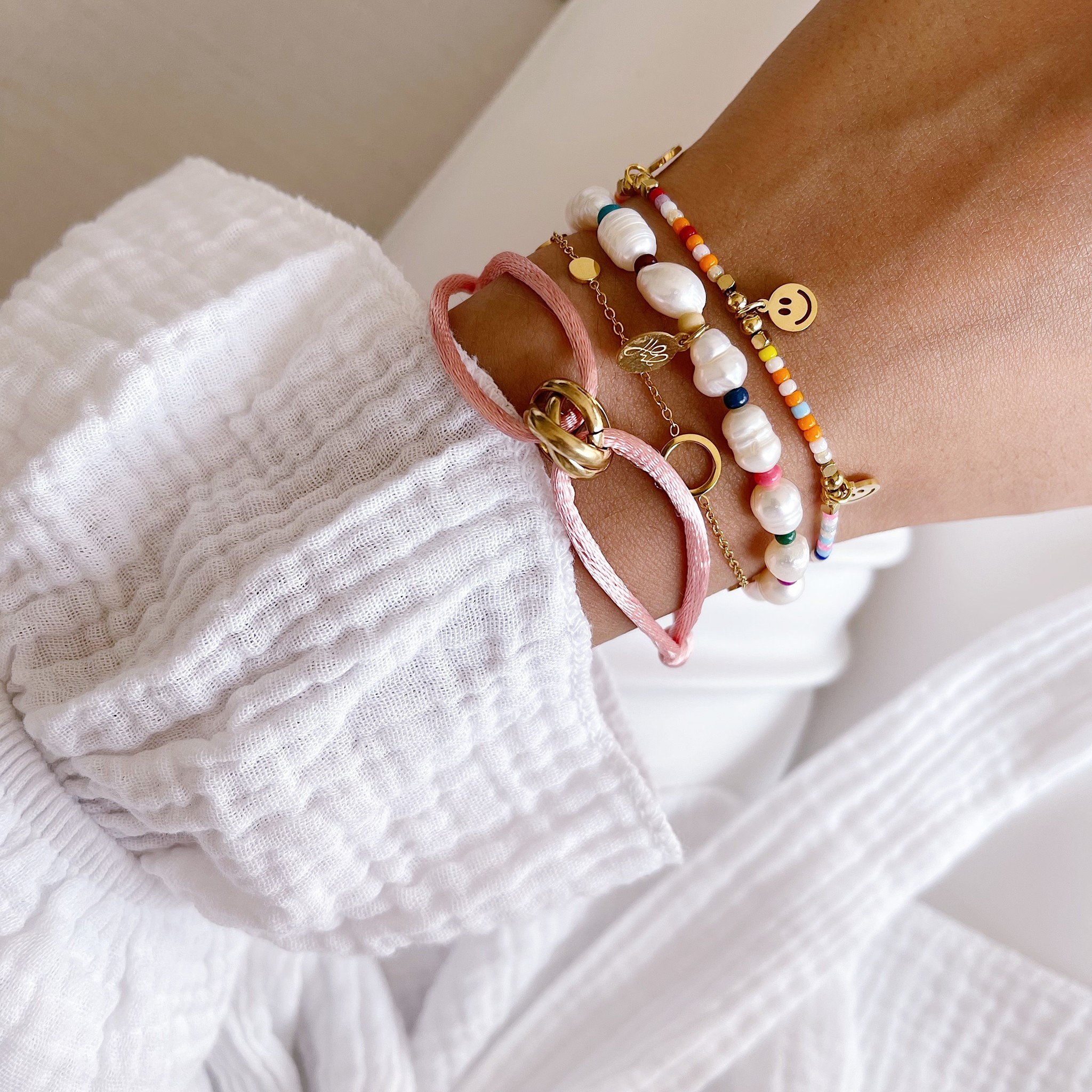 Smiley Pearl Beads Bracelet / Peach