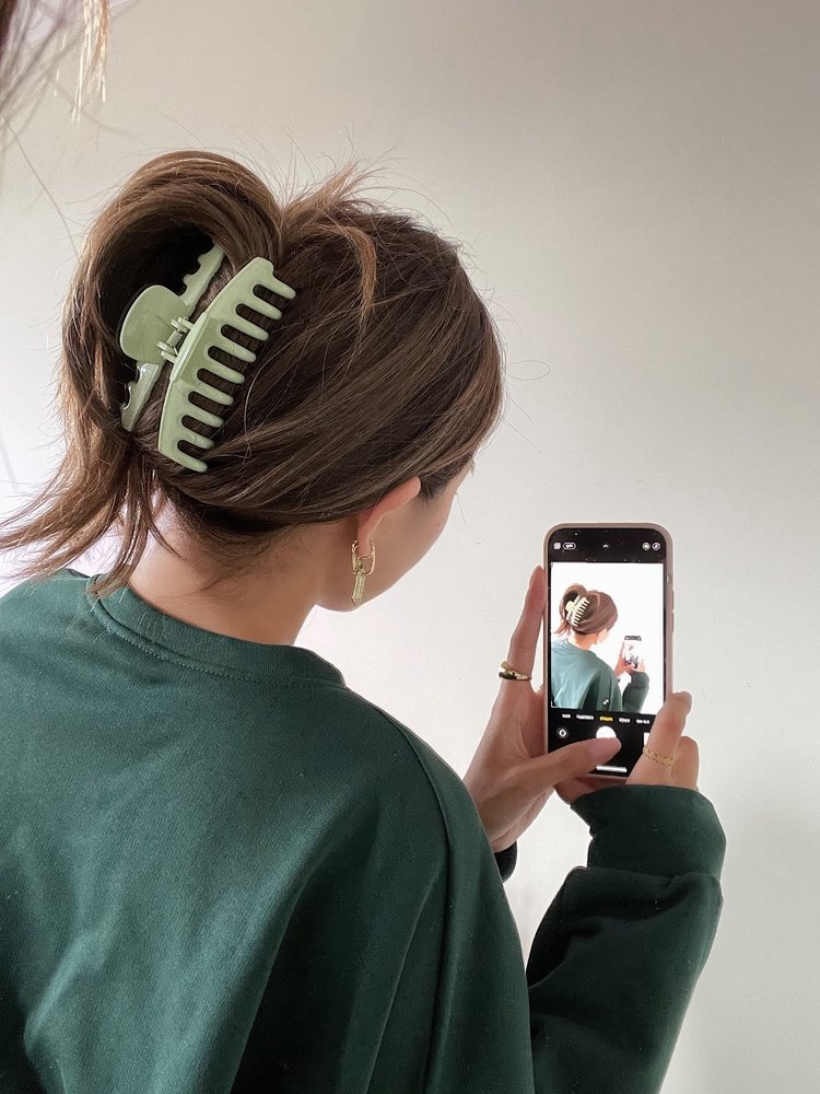 Felia Shiny Hair Claw / Green