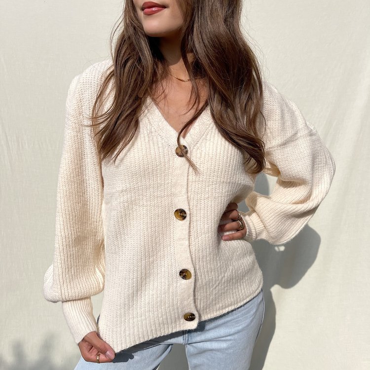 Jiony Button Knit Cardigan / Beige