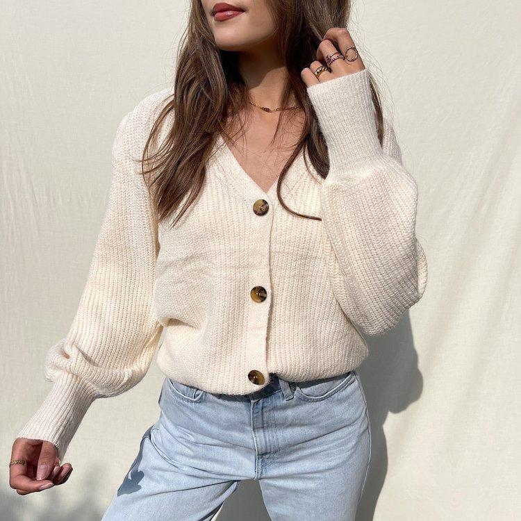 Jiony Button Knit Cardigan / Beige