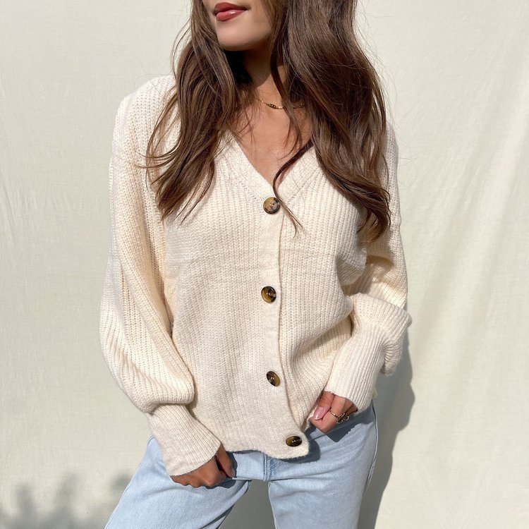 Jiony Button Knit Cardigan / Beige