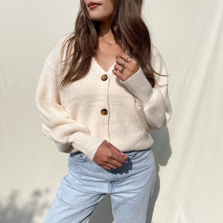 Jiony Button Knit Cardigan / Beige