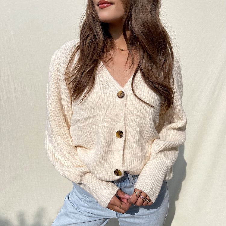 Jiony Button Knit Cardigan / Beige